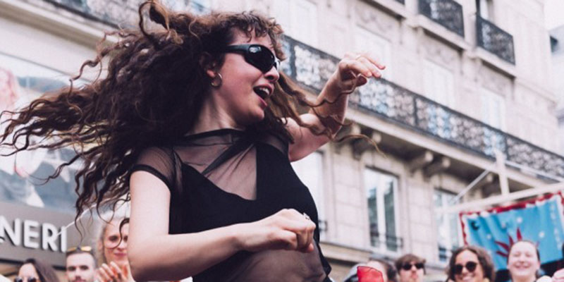 199823a2-9d80-6494-988f-f1df21c97b72__M-1